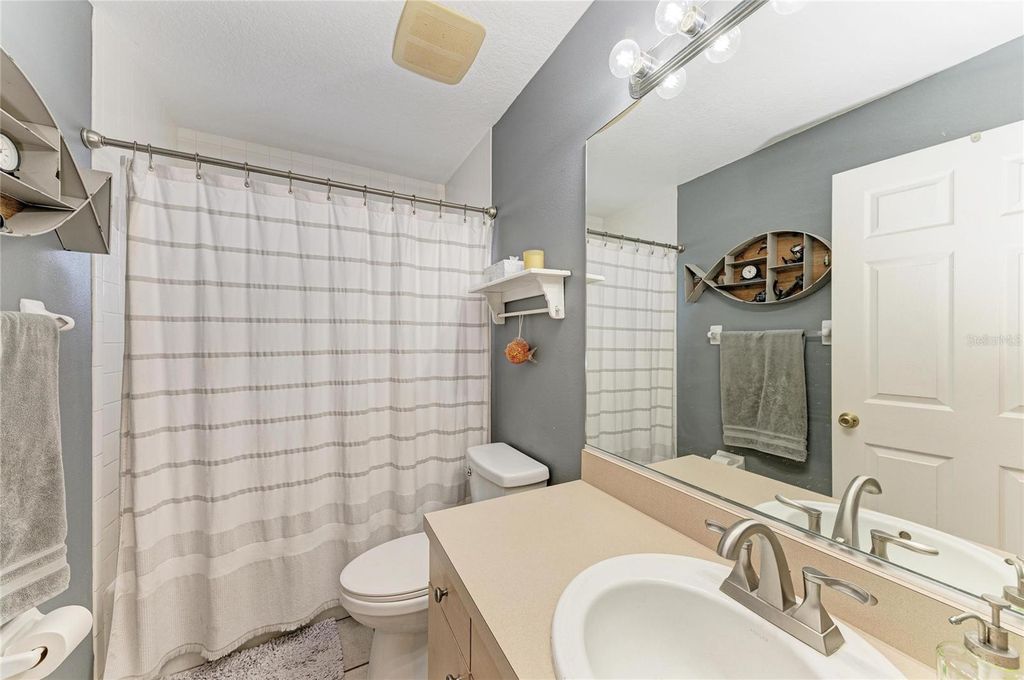 Image 26 of property listing at 22120 26TH AVENUE E, Bradenton, FL 34211