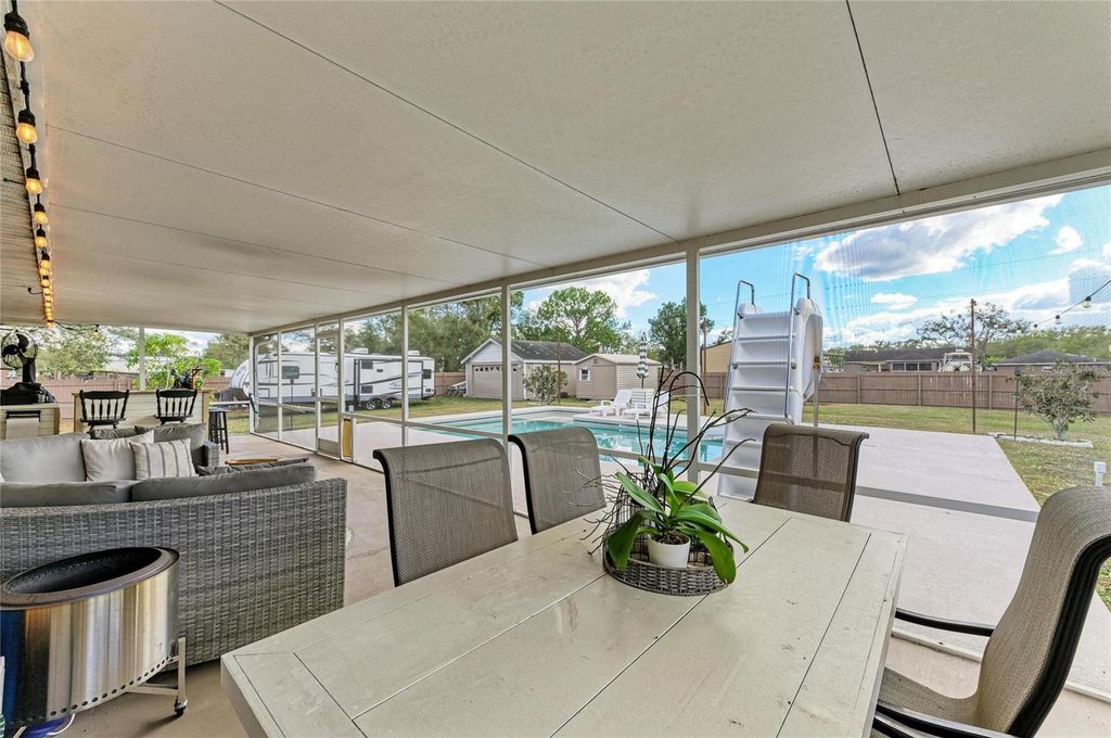 Image 34 of property listing at 22120 26TH AVENUE E, Bradenton, FL 34211