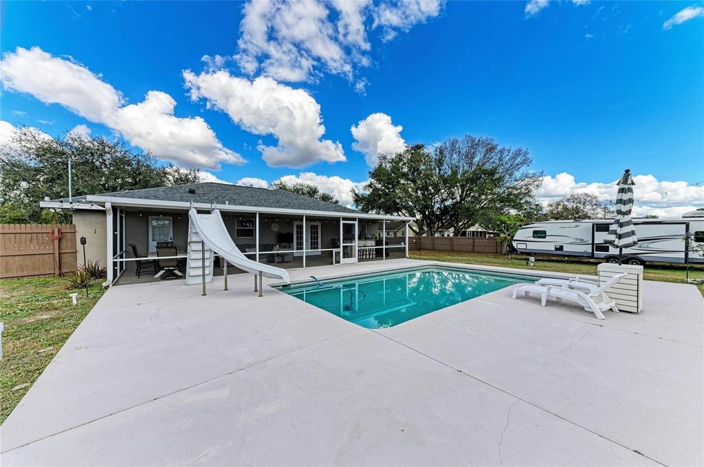 Image 38 of property listing at 22120 26TH AVENUE E, Bradenton, FL 34211