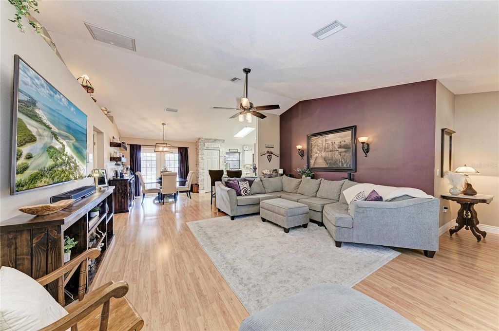 Image 8 of property listing at 22120 26TH AVENUE E, Bradenton, FL 34211