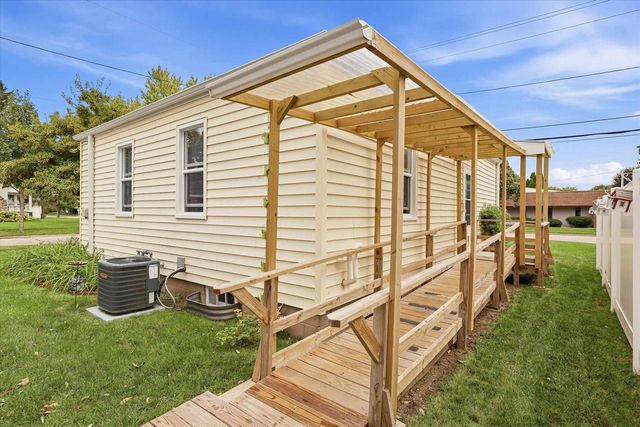 731 E ROOSEVELT STREET, Appleton, WI 54911
