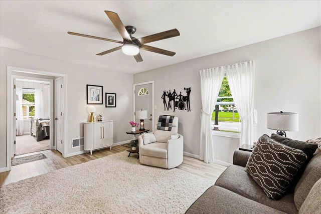 731 E ROOSEVELT STREET, Appleton, WI 54911