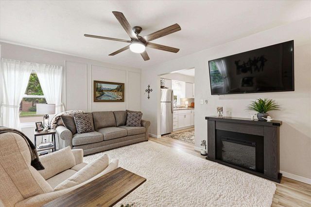 731 E ROOSEVELT STREET, Appleton, WI 54911