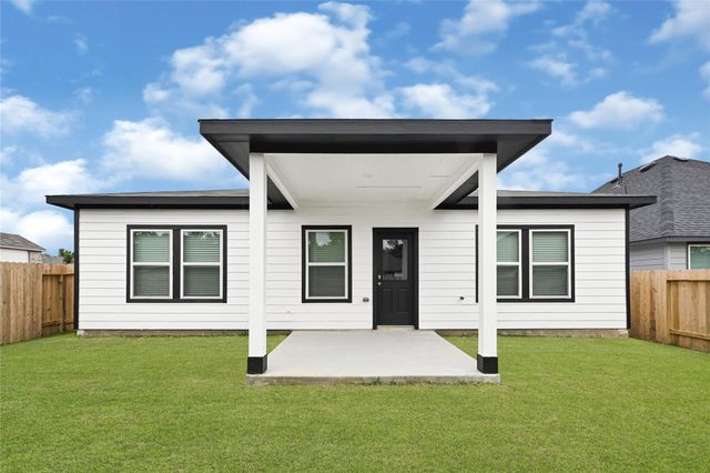 11923 Wisteria Meadows Drive, Willis, TX 77318