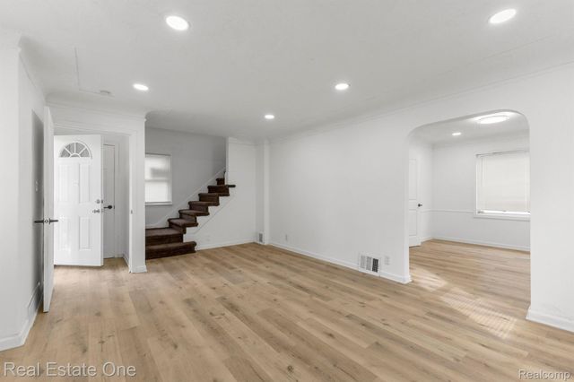 13113 CAMDEN Street, Detroit, MI 48213