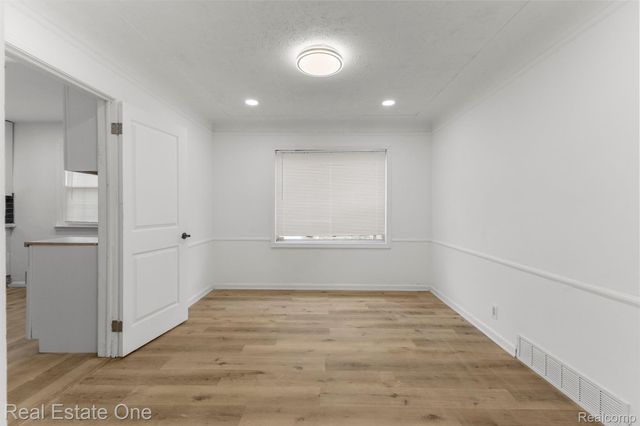 13113 CAMDEN Street, Detroit, MI 48213