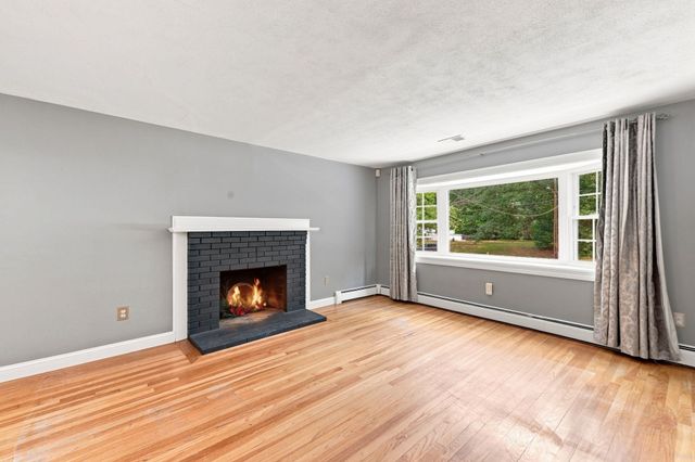 8 Victory Rd, Billerica, MA 01862