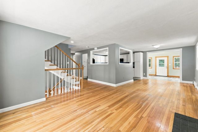 8 Victory Rd, Billerica, MA 01862