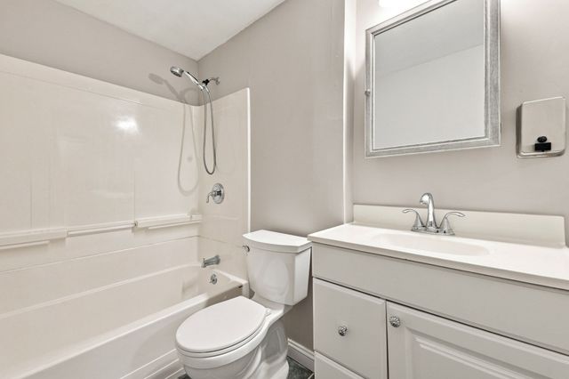 8 Victory Rd, Billerica, MA 01862