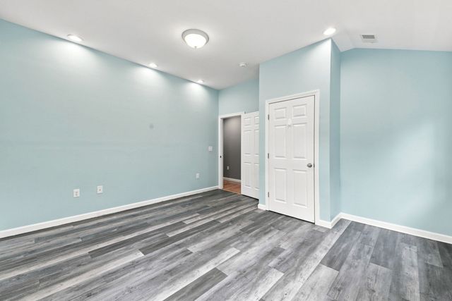 8 Victory Rd, Billerica, MA 01862
