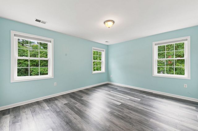 8 Victory Rd, Billerica, MA 01862