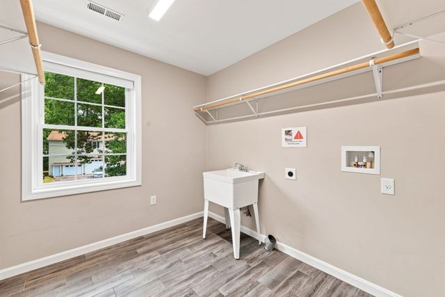 8 Victory Rd, Billerica, MA 01862