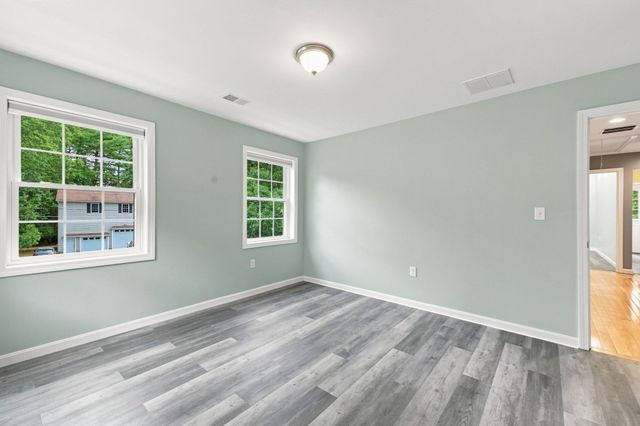 8 Victory Rd, Billerica, MA 01862
