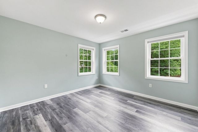 8 Victory Rd, Billerica, MA 01862
