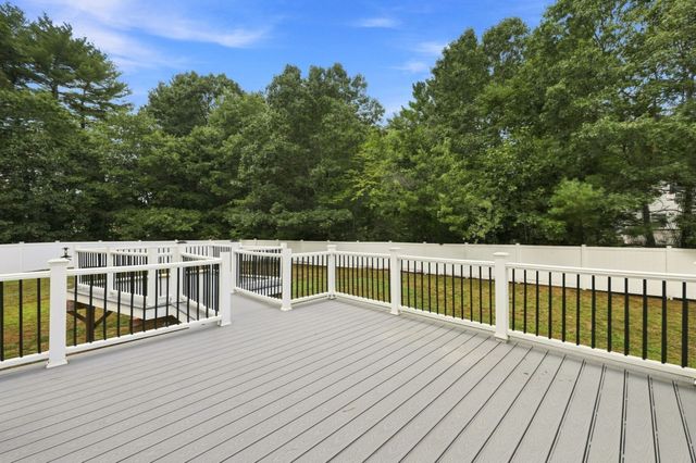 8 Victory Rd, Billerica, MA 01862