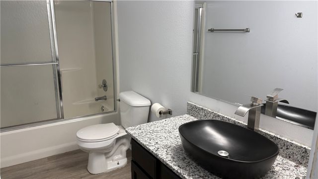 621 E 1st Street, Gentry, AR 72734