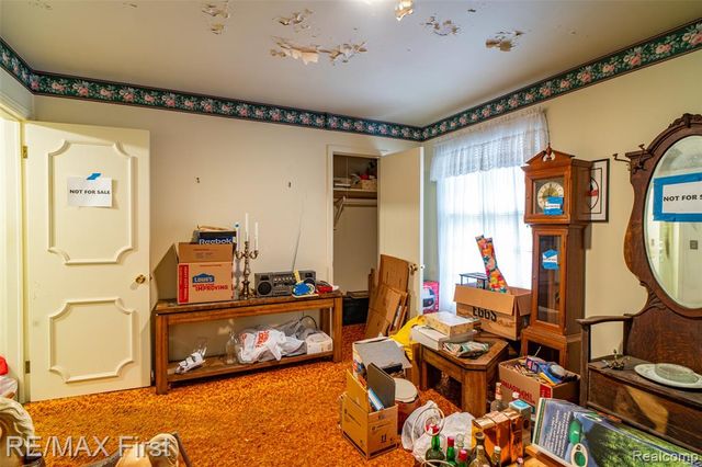 1039 Somerset Avenue, Grosse Pointe, MI 48230