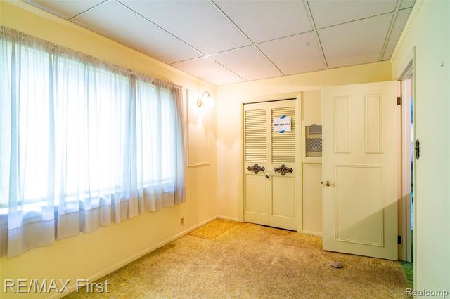 1039 Somerset Avenue, Grosse Pointe, MI 48230