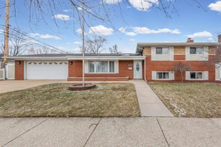 20801 Paloma Street, St Clair Shores, MI 48080