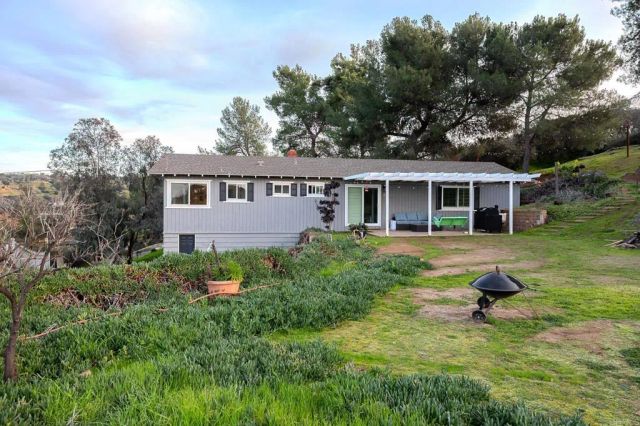 751 S Grade Road, Alpine, CA 91901