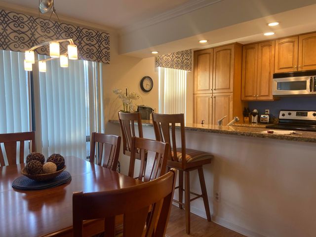 428 Brackenwood Lane S, Palm Beach Gardens, FL 33418