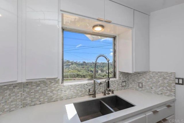 1645 Noma Lane, Encinitas, CA 92024