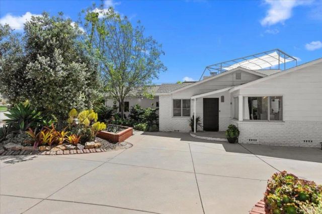 1645 Noma Lane, Encinitas, CA 92024