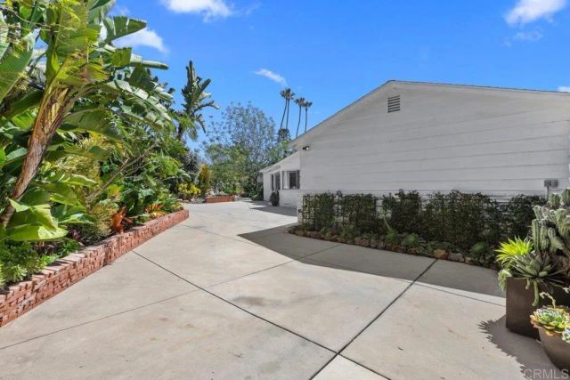 1645 Noma Lane, Encinitas, CA 92024