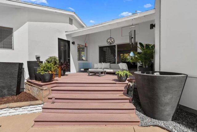 1645 Noma Lane, Encinitas, CA 92024