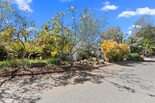 1645 Noma Lane, Encinitas, CA 92024