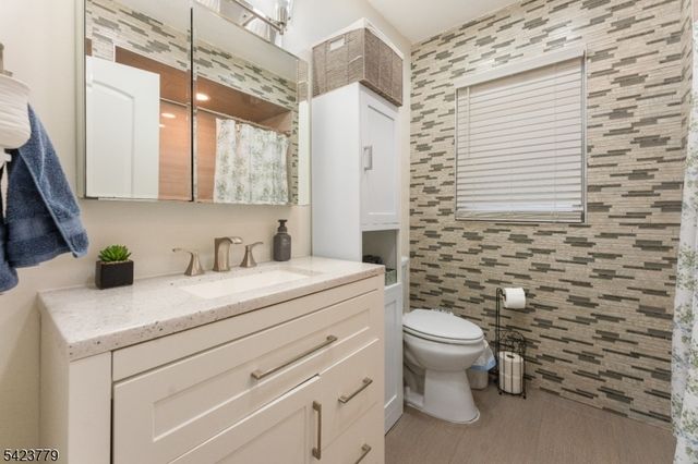 191 E 9Th St, Clifton City, NJ 07011