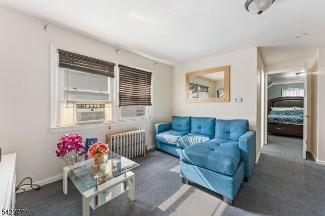 191 E 9Th St, Clifton City, NJ 07011