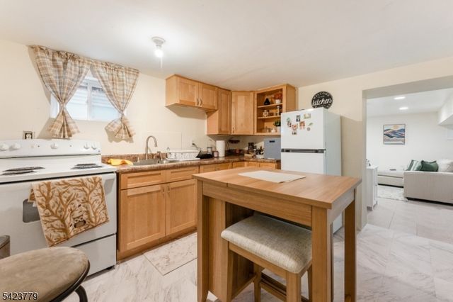 191 E 9Th St, Clifton City, NJ 07011