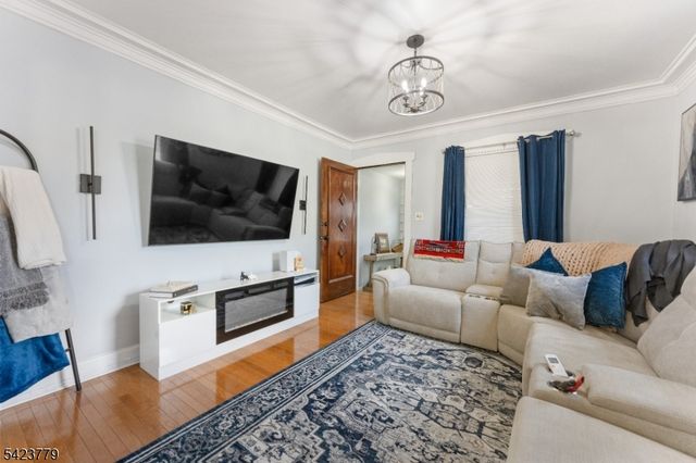 191 E 9Th St, Clifton City, NJ 07011