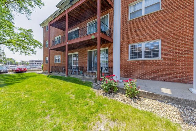6135 W 94th Street A1, Oak Lawn, IL 60453
