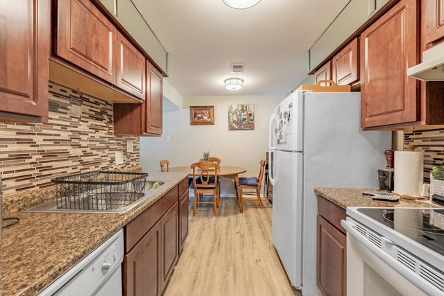 6135 W 94th Street A1, Oak Lawn, IL 60453