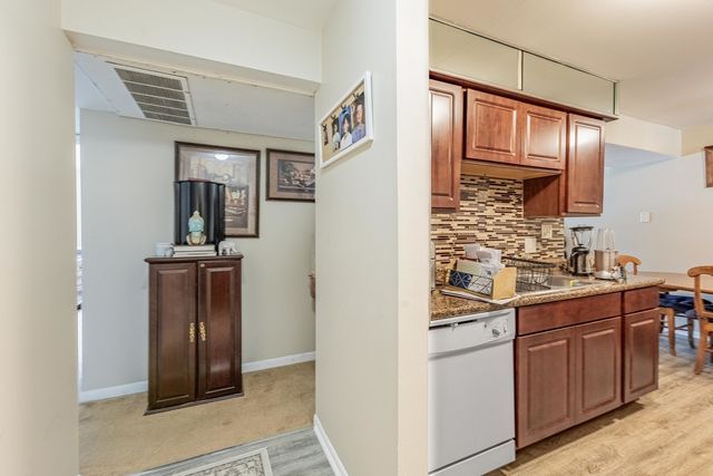 6135 W 94th Street A1, Oak Lawn, IL 60453