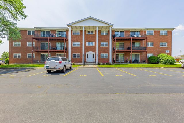 6135 W 94th Street A1, Oak Lawn, IL 60453