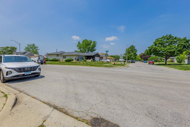 6135 W 94th Street A1, Oak Lawn, IL 60453