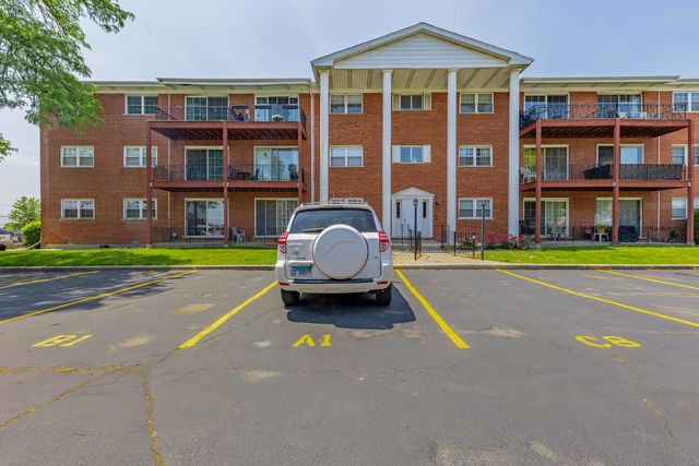 6135 W 94th Street A1, Oak Lawn, IL 60453