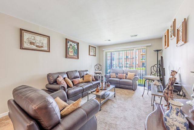 6135 W 94th Street A1, Oak Lawn, IL 60453