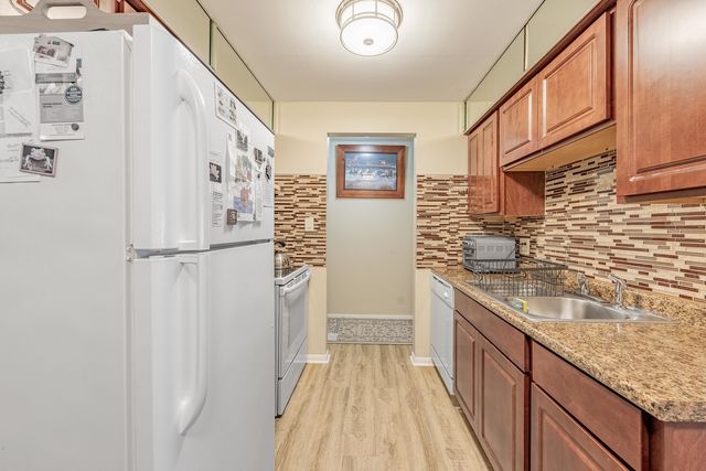 6135 W 94th Street A1, Oak Lawn, IL 60453