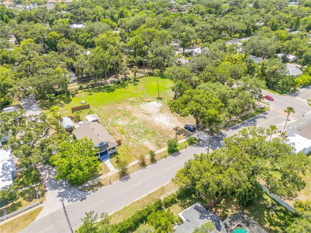 Image 12 of property listing at 108 S MYRTLE AVENUE, New Smyrna Beach, FL 32168