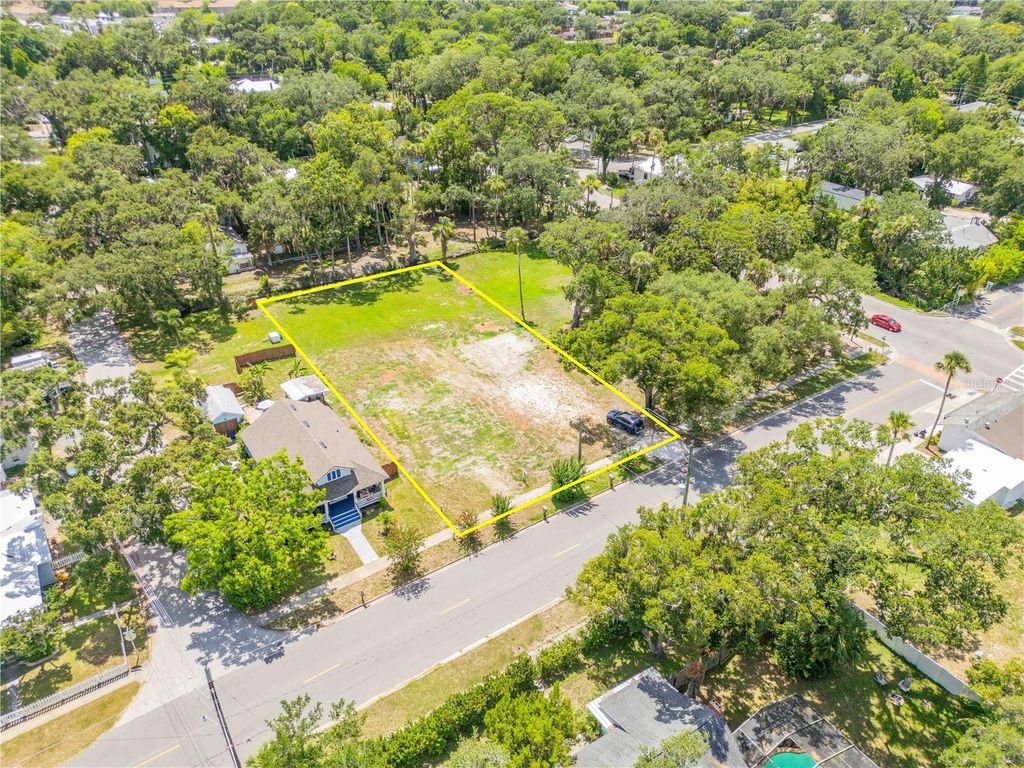 Image 13 of property listing at 108 S MYRTLE AVENUE, New Smyrna Beach, FL 32168