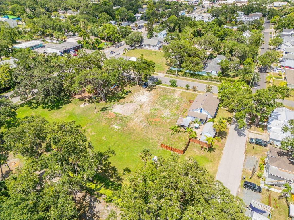 Image 14 of property listing at 108 S MYRTLE AVENUE, New Smyrna Beach, FL 32168