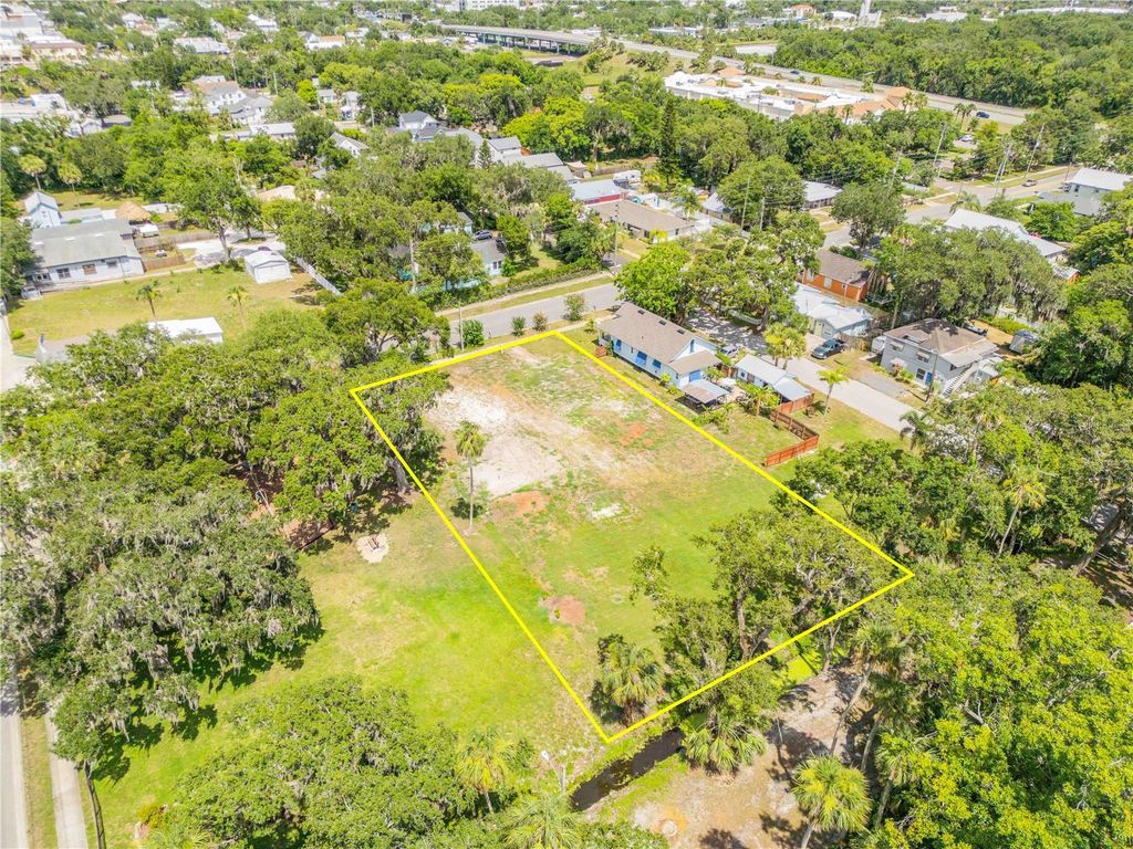 Image 17 of property listing at 108 S MYRTLE AVENUE, New Smyrna Beach, FL 32168
