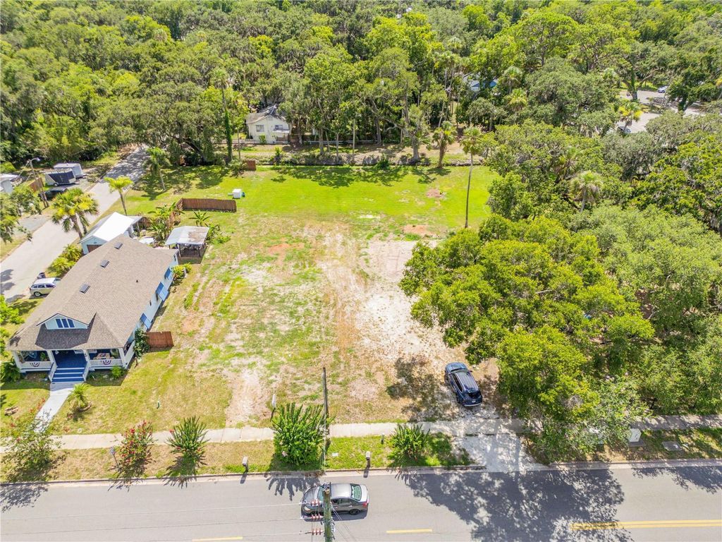 Image 4 of property listing at 108 S MYRTLE AVENUE, New Smyrna Beach, FL 32168