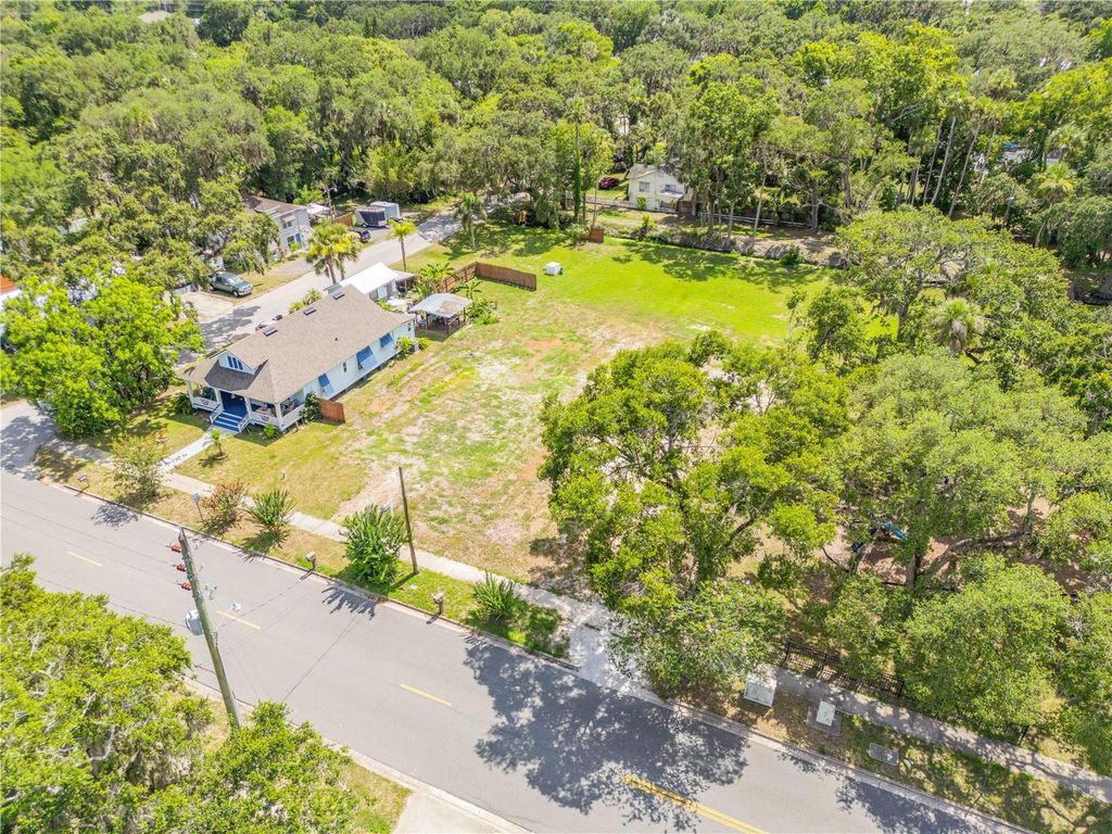 Image 5 of property listing at 108 S MYRTLE AVENUE, New Smyrna Beach, FL 32168
