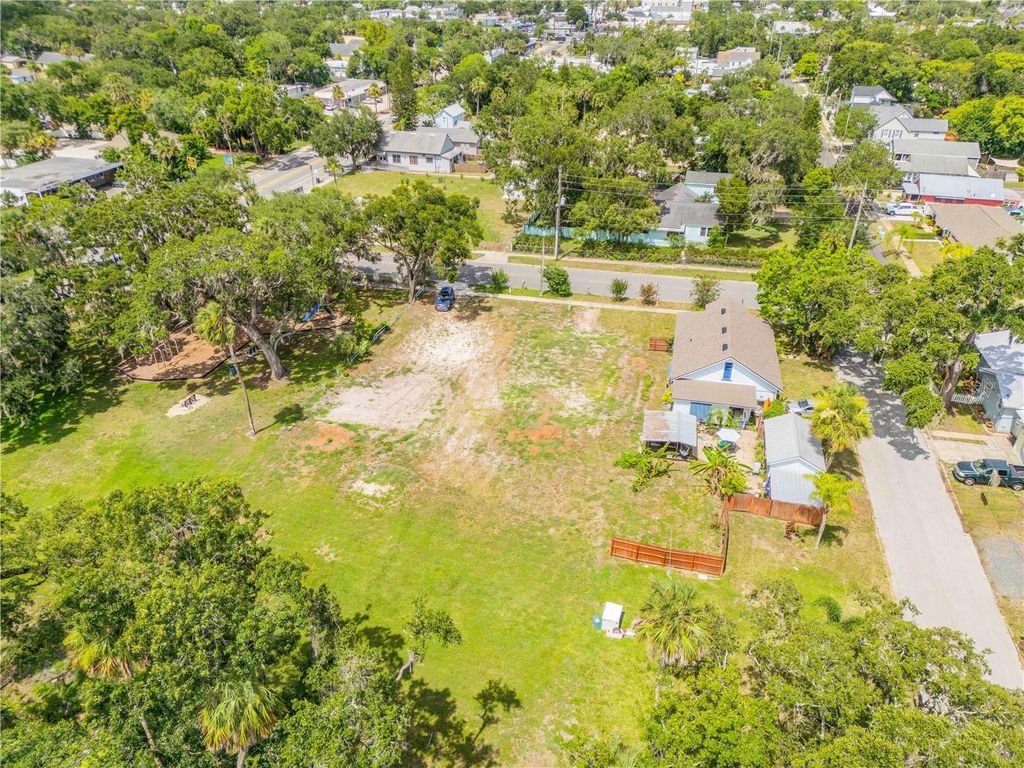 Image 8 of property listing at 108 S MYRTLE AVENUE, New Smyrna Beach, FL 32168