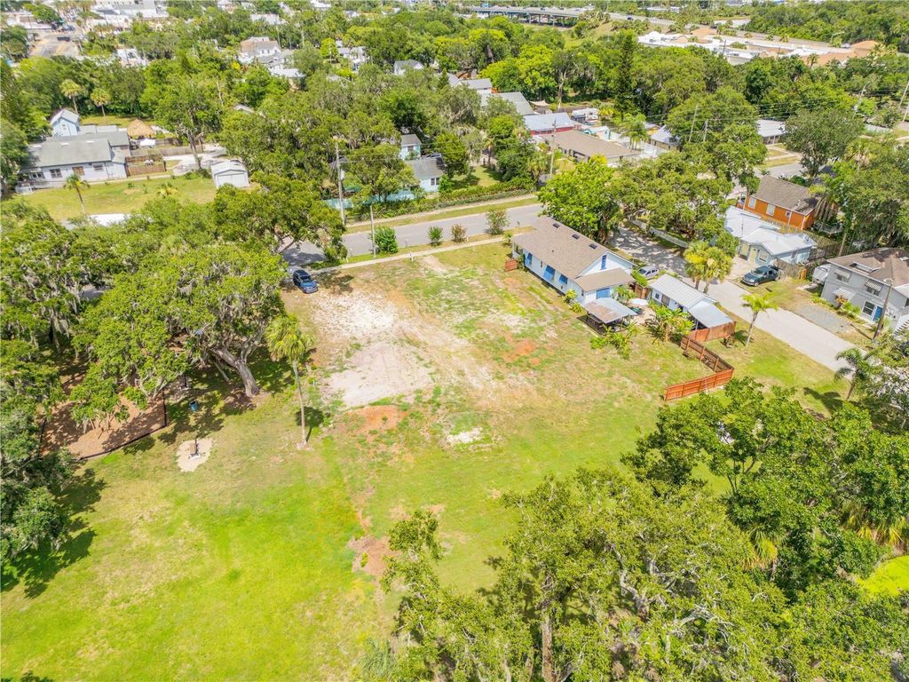 Image 9 of property listing at 108 S MYRTLE AVENUE, New Smyrna Beach, FL 32168